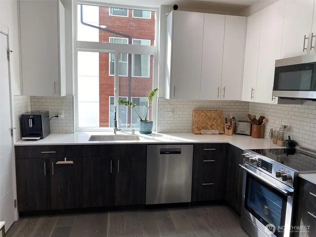 $2,850 | 13735 35th Avenue Northeast, Unit B, Seattle, WA 98125