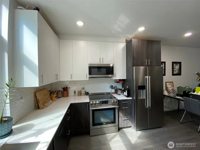 $2,850 | 13735 35th Avenue Northeast, Unit B, Seattle, WA 98125