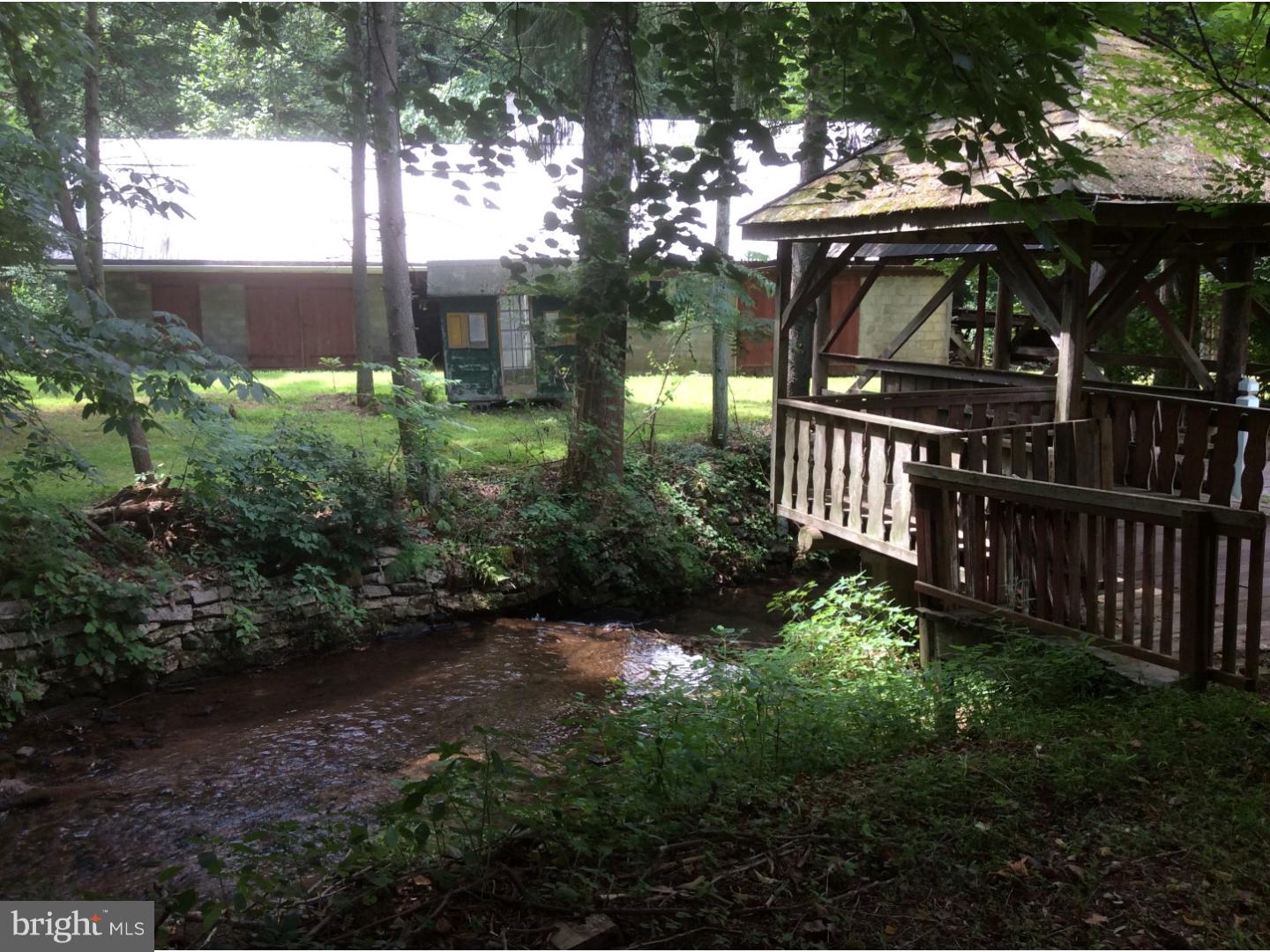 2405 New Holland Road Reading, PA 19607 - Photo 12 of 25
