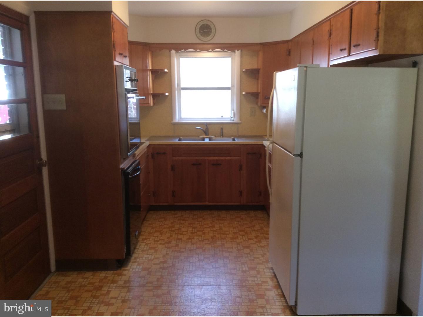 2405 New Holland Road Reading, PA 19607 - Photo 17 of 25 Kitchen