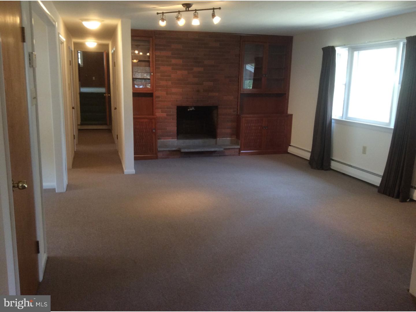2405 New Holland Road Reading, PA 19607 - Photo 19 of 25 Living Room