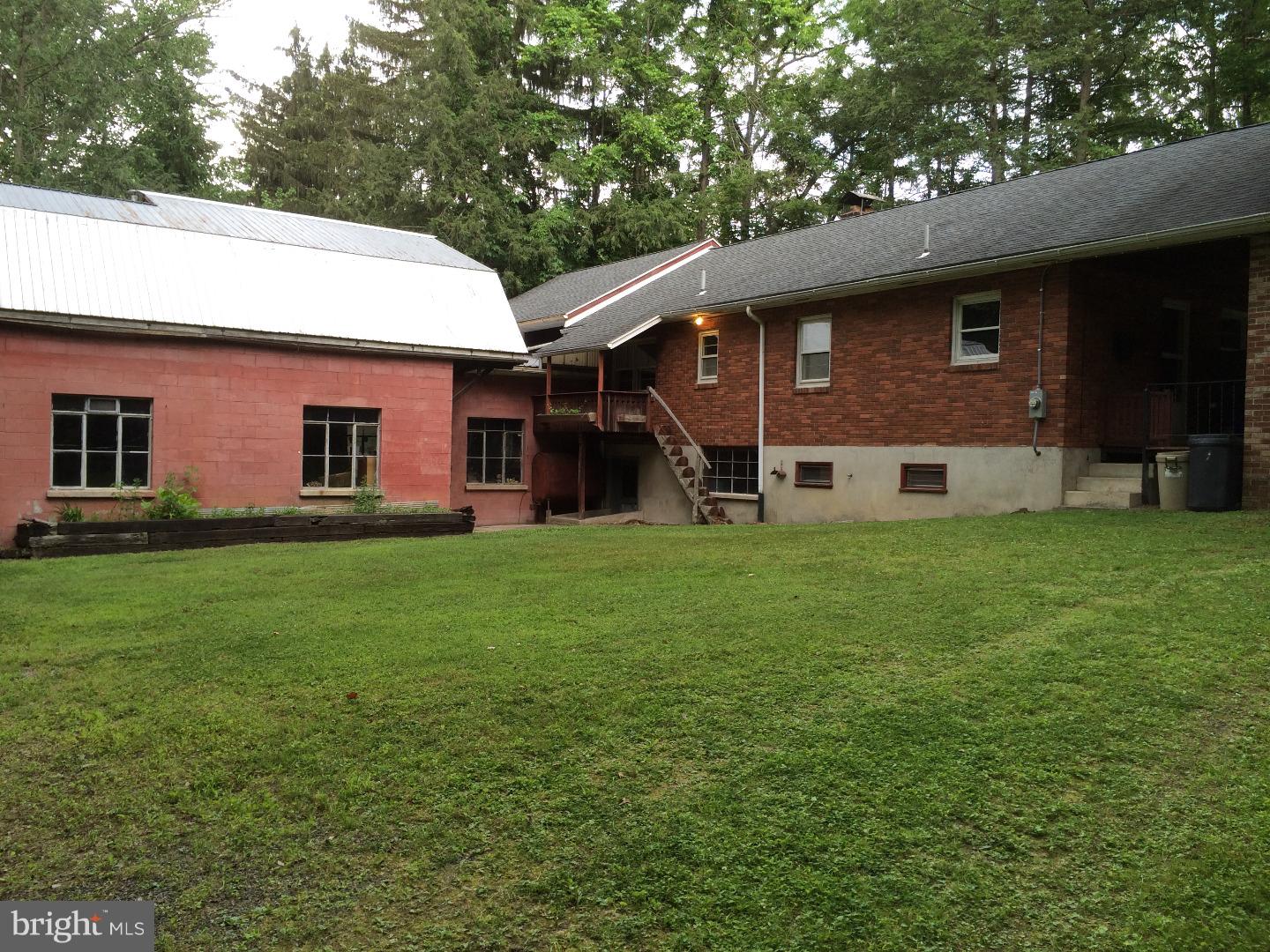 2405 New Holland Road Reading, PA 19607 - Photo 6 of 25 Exterior Back