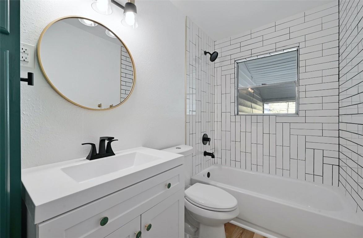 5204 Star Light Terrace Austin, TX 78721 - Photo 18 of 27