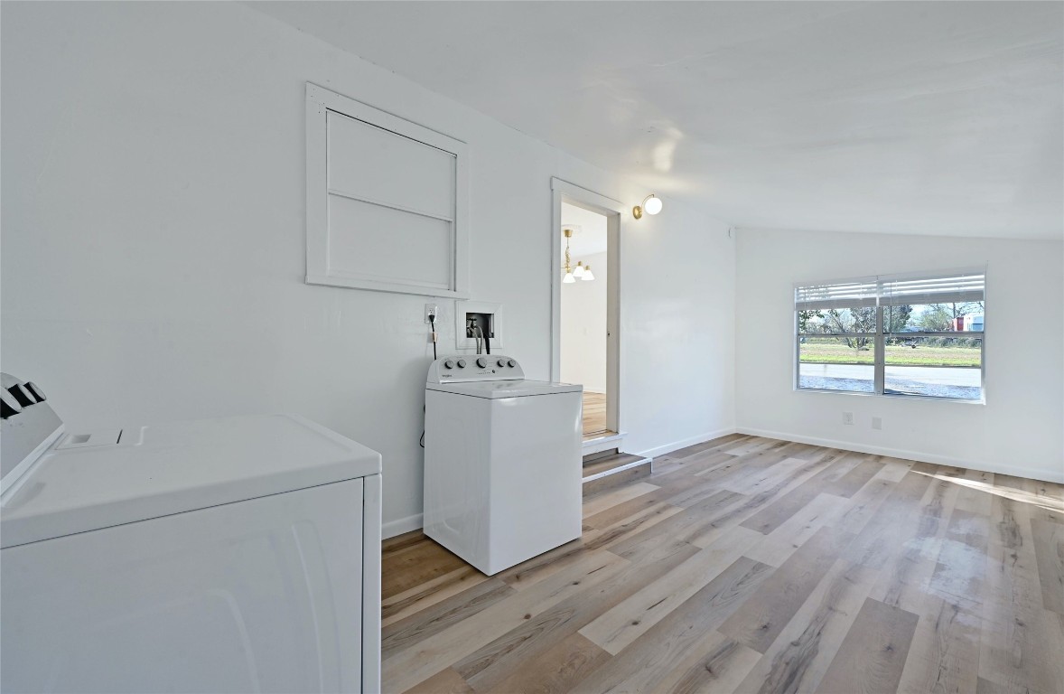 5204 Star Light Terrace Austin, TX 78721 - Photo 21 of 27