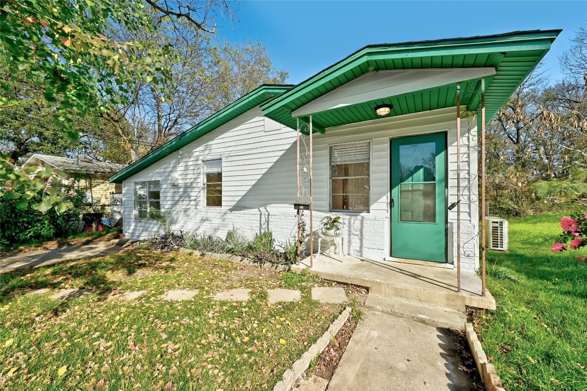 5204 Star Light Terrace Austin, TX 78721 - Photo 22 of 27