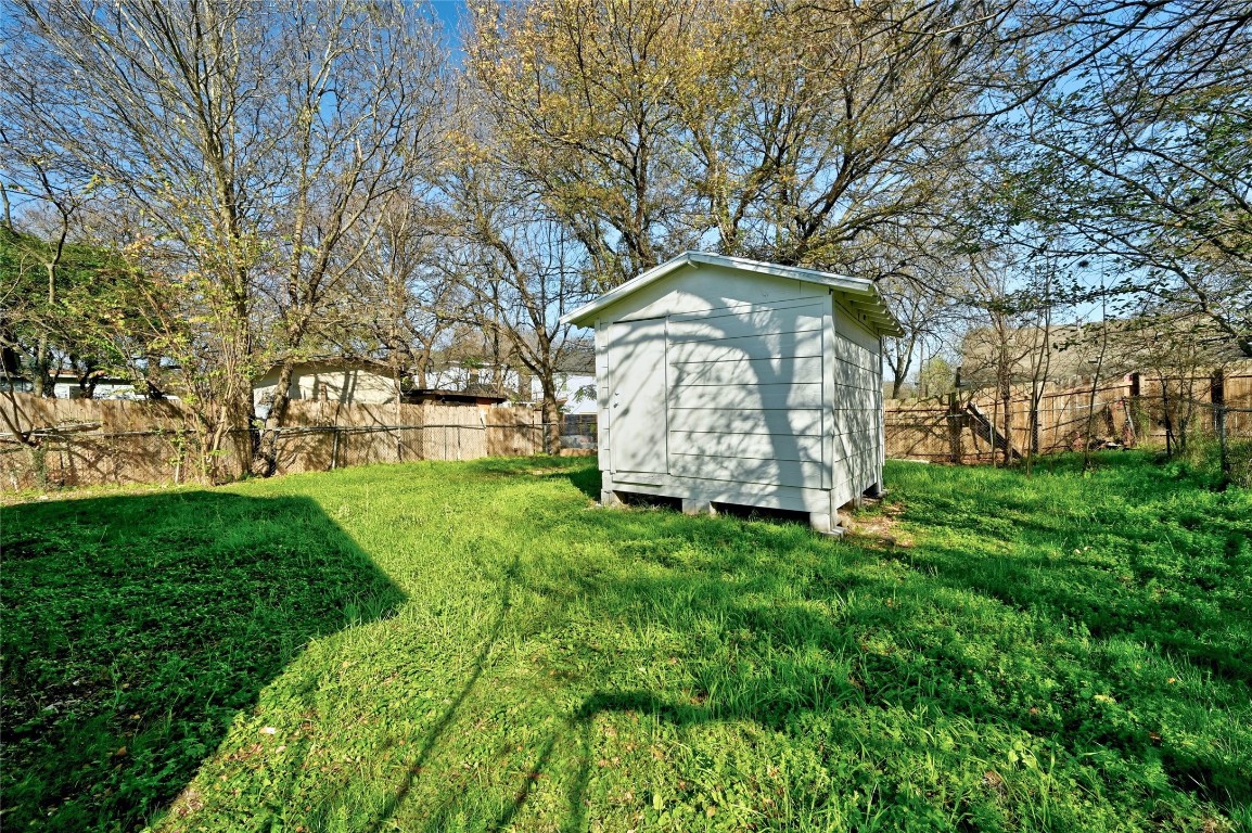 5204 Star Light Terrace Austin, TX 78721 - Photo 26 of 27