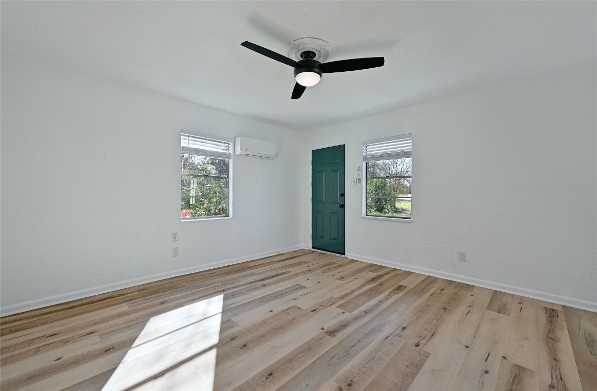 5204 Star Light Terrace Austin, TX 78721 - Photo 6 of 27