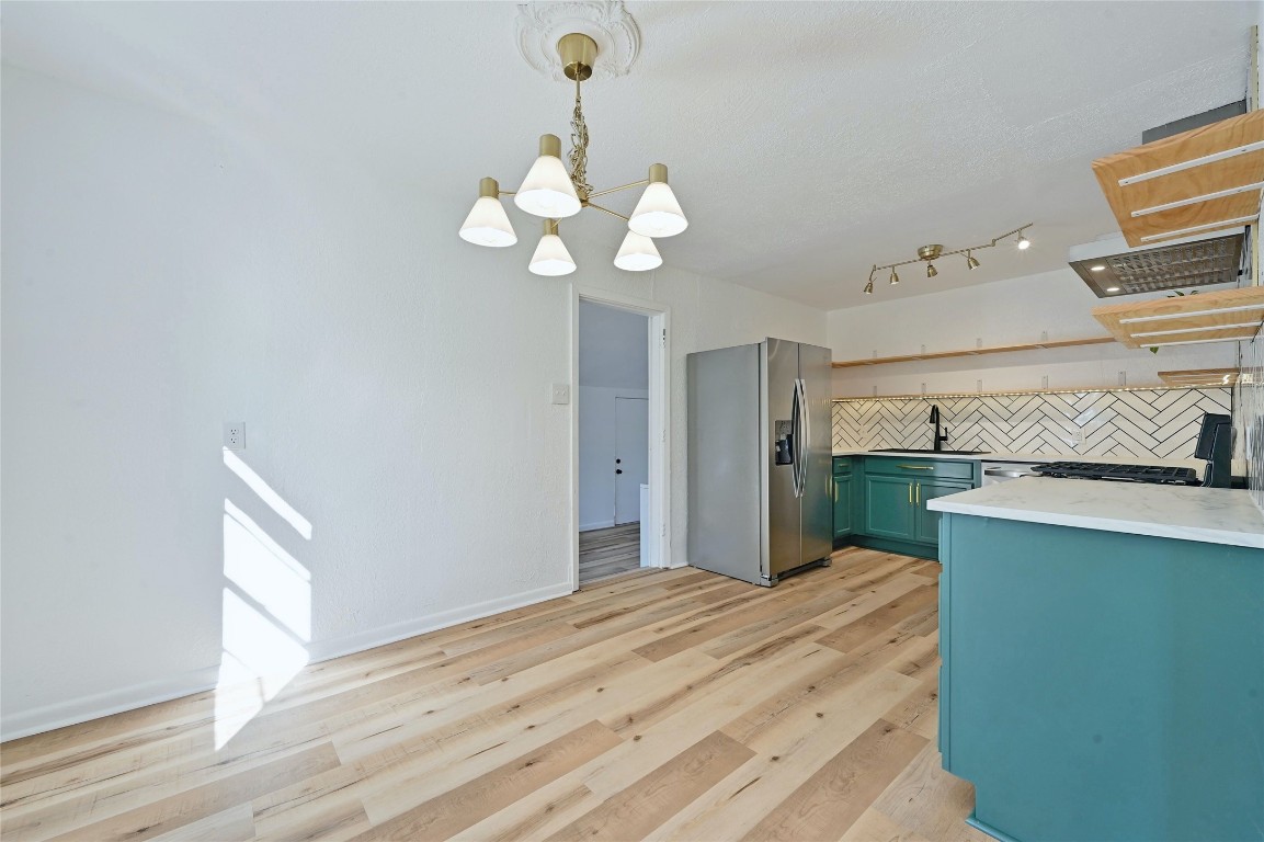 5204 Star Light Terrace Austin, TX 78721 - Photo 8 of 27