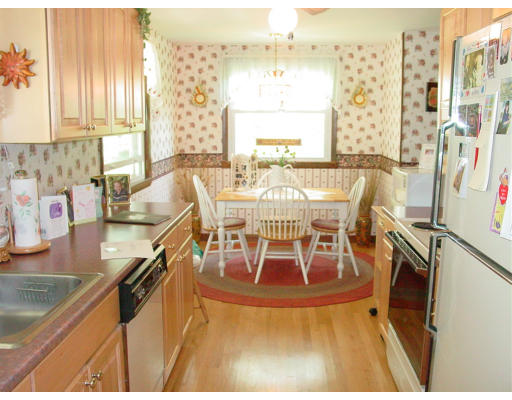 21 Ruthellen Road Hudson, MA 01749 - Photo 3 of 8 Gallery Image 3