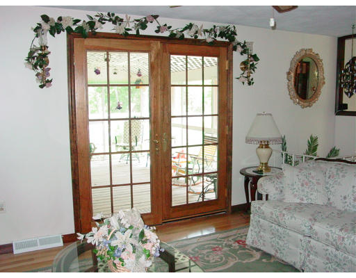 21 Ruthellen Road Hudson, MA 01749 - Photo 6 of 8 Gallery Image 6