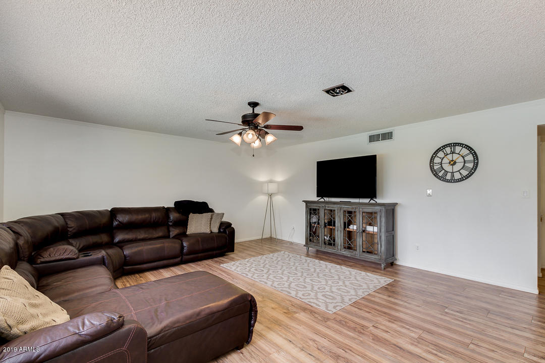 4239 West Redfield Road Phoenix, AZ 85053 - Photo 2 of 31 05-Redfield