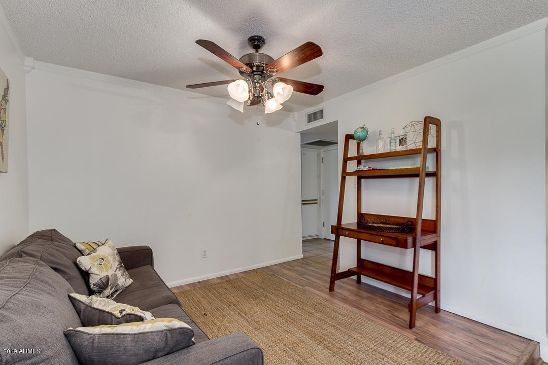 4239 West Redfield Road Phoenix, AZ 85053 - Photo 5 of 31 09-Redfield