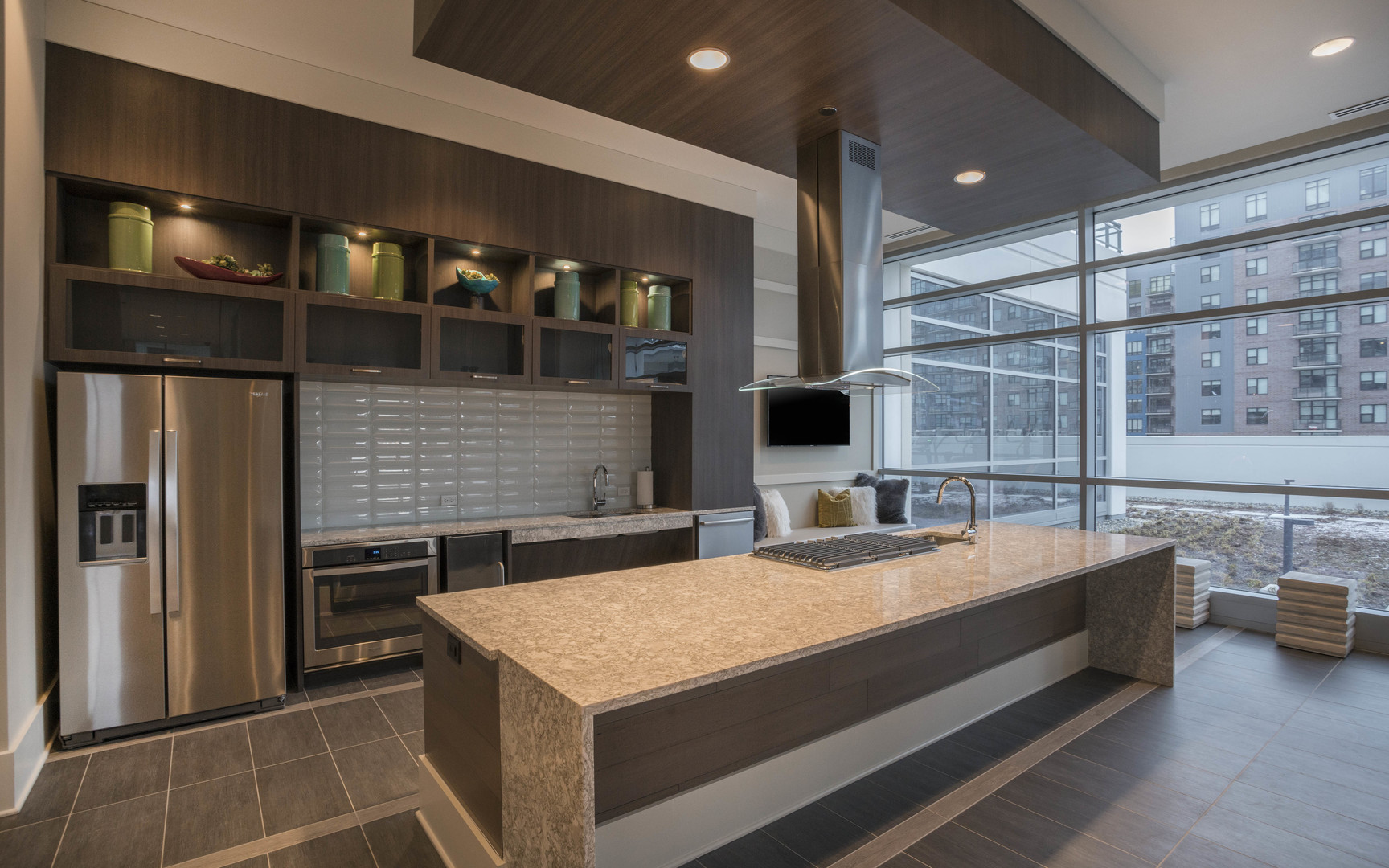 801 South Financial Place, Unit 605 Chicago, IL 60607 - Photo 21 of 31 a kitchen view with table and chairs