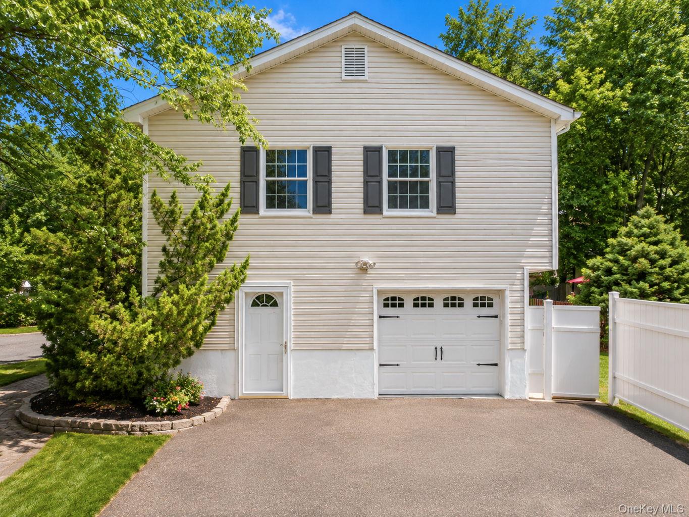 111 Ludvigh Road Bardonia, NY 10954 - Photo 4 of 44 Access from side driveway