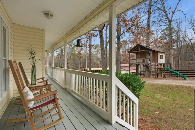 $650,000 | 680 East Valley Road Northeast, Rydal, GA 30171