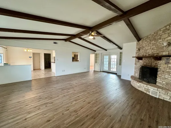 $1,950 | 211 Uecker Drive, Spring Branch, TX 78070
