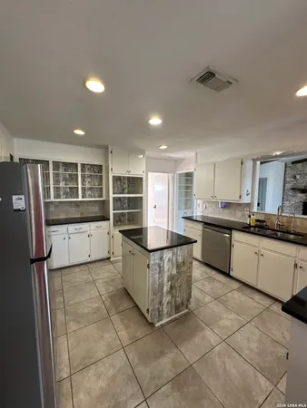 $1,950 | 211 Uecker Drive, Spring Branch, TX 78070