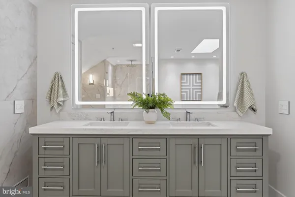 $3,499,000 | 629 South Carolina Avenue Southeast, Washington, DC 20003