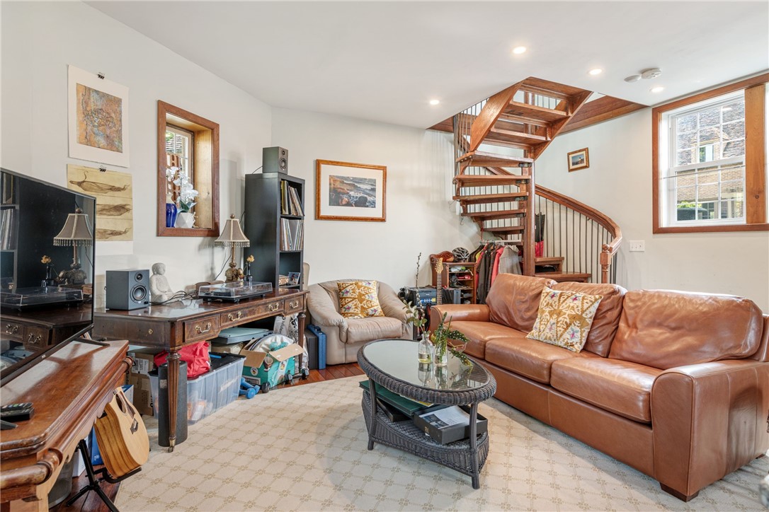 216 Gray Craig Road Middletown, RI 02842 - Photo 42 of 46 Gallery Image 42