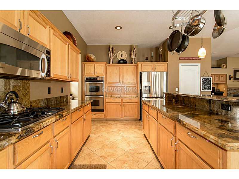 302 Doe Run Circle Henderson, NV 89012 - Photo 12 of 34 Kitchen.