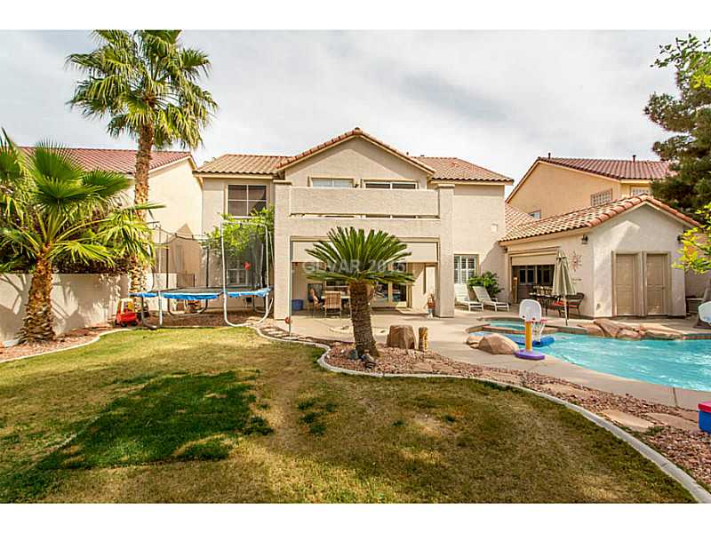 302 Doe Run Circle Henderson, NV 89012 - Photo 33 of 34 Yard/Garden.