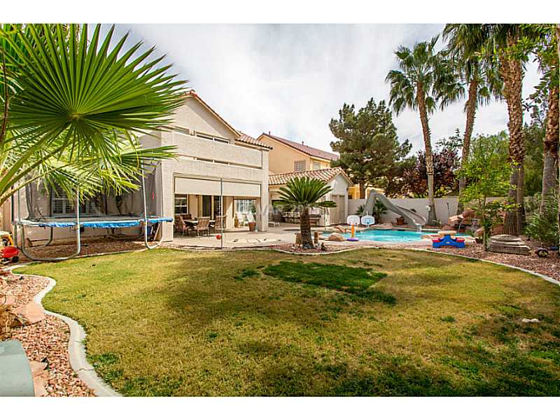 302 Doe Run Circle Henderson, NV 89012 - Photo 34 of 34 Yard/Garden.