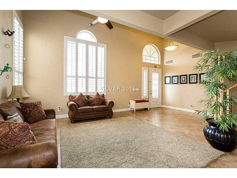 302 Doe Run Circle Henderson, NV 89012 - Photo 5 of 34 Living Room.