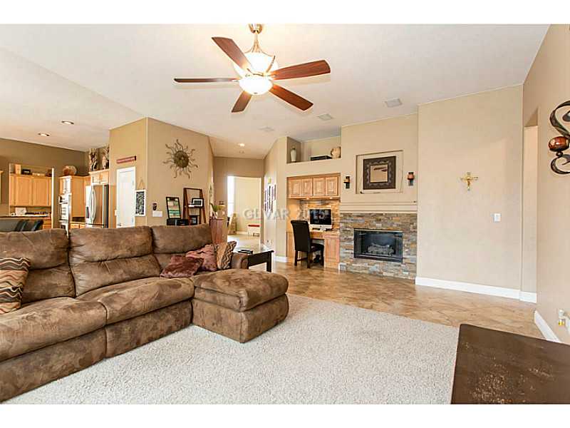 302 Doe Run Circle Henderson, NV 89012 - Photo 9 of 34 Family Room.