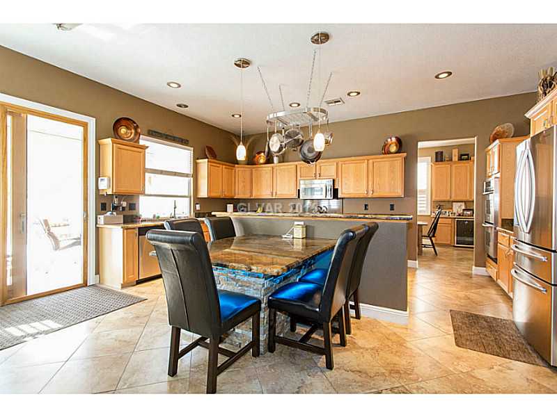 302 Doe Run Circle Henderson, NV 89012 - Photo 10 of 34 Kitchen.