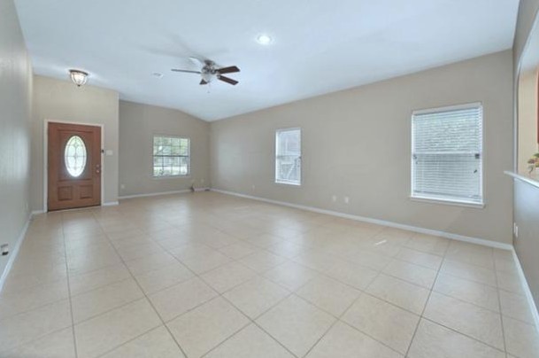 622 West Newport Bend Katy, TX 77494 - Photo 4 of 9 a view of a livingroom with window