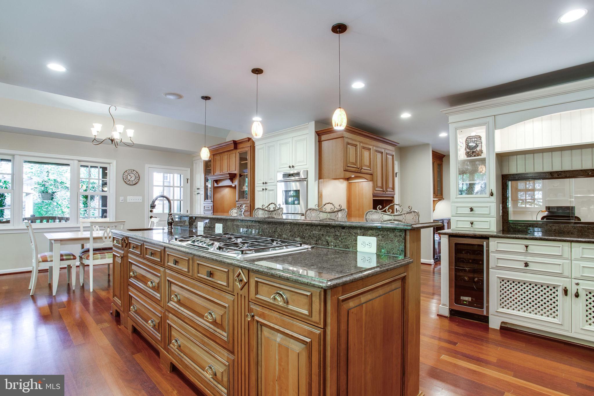 814 Ridge Drive McLean, VA 22101 - Photo 12 of 49 Gourmet kitchen