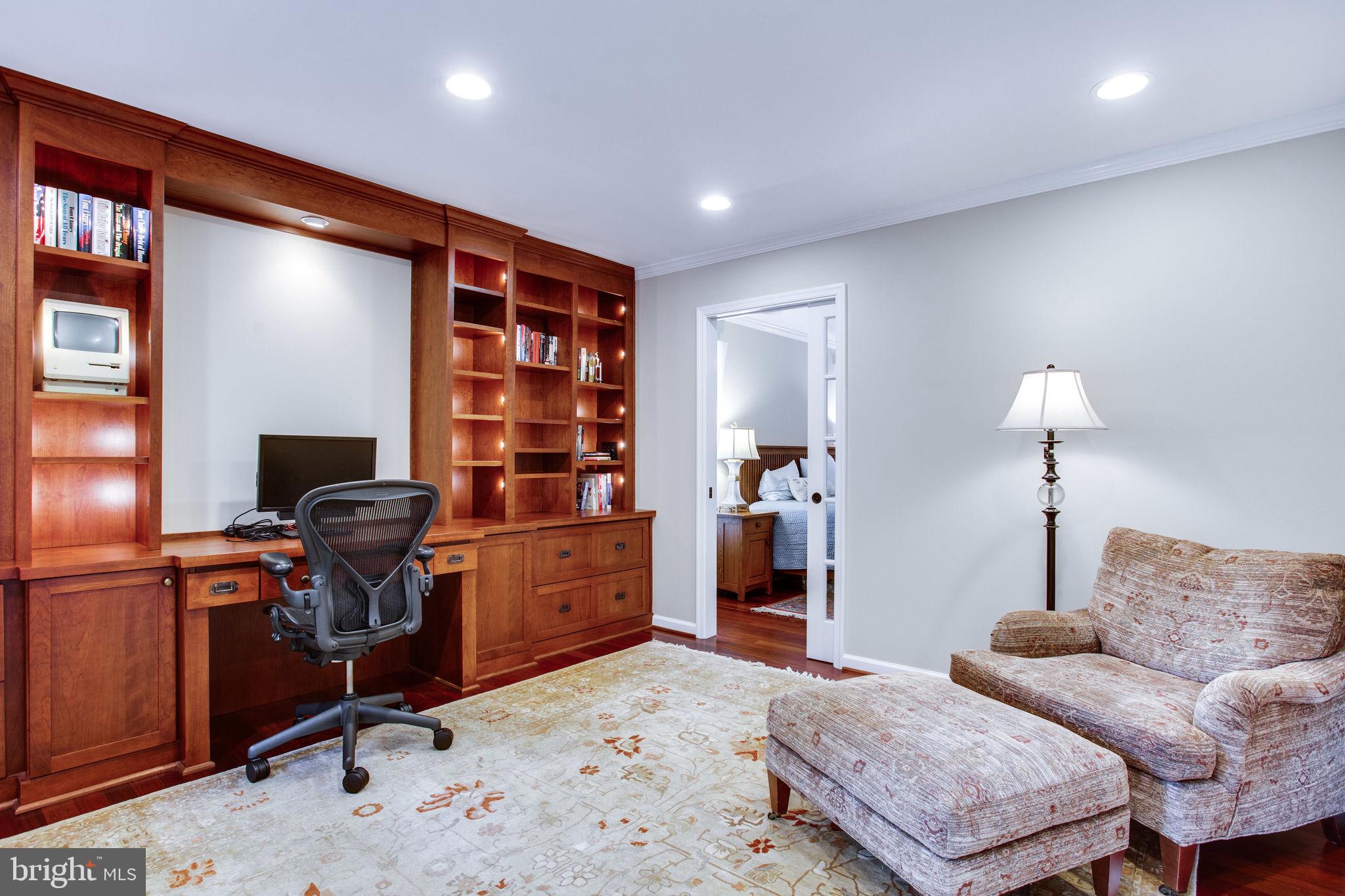 814 Ridge Drive McLean, VA 22101 - Photo 26 of 49 Dedicated office