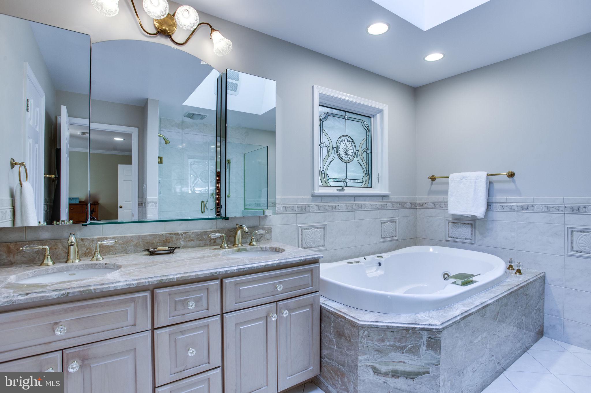 814 Ridge Drive McLean, VA 22101 - Photo 29 of 49 Master Bathroom