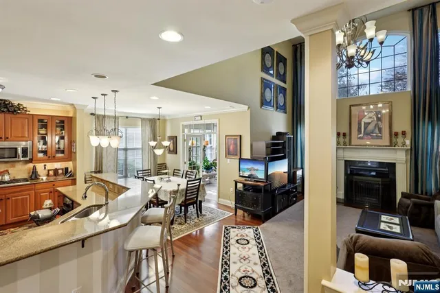 $799,900 | 33 Sedona Boulevard, Hamilton, NJ 08691