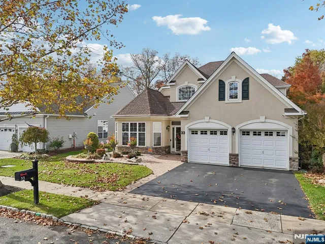 $799,900 | 33 Sedona Boulevard, Hamilton, NJ 08691