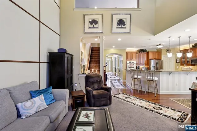 $799,900 | 33 Sedona Boulevard, Hamilton, NJ 08691