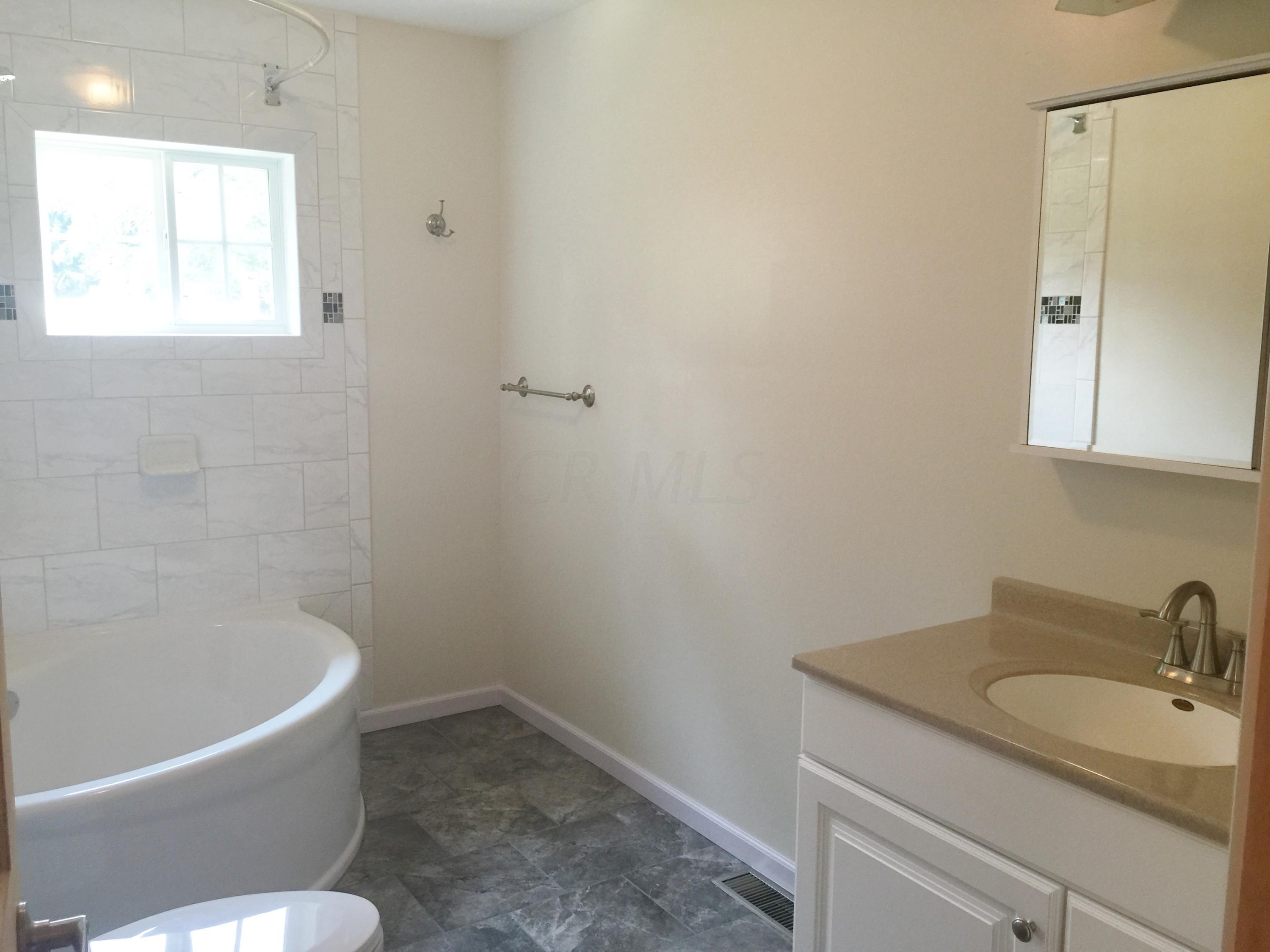 2317 Sugar Grove Road Southeast Lancaster, OH 43130 - Photo 13 of 45 Gallery Image 13
