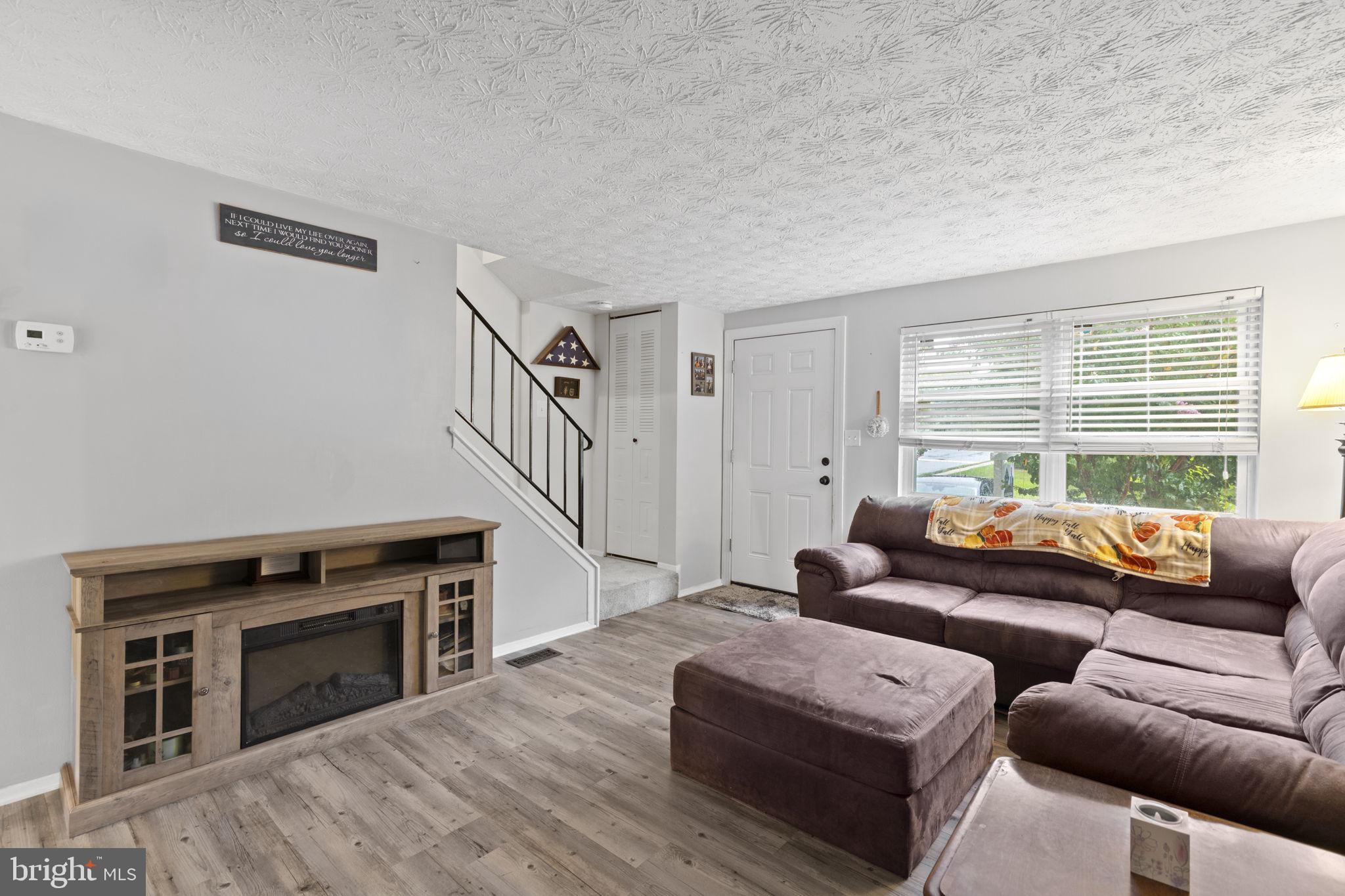 927 Redfield Road Bel Air, MD 21014 - Photo 3 of 19 Gallery Image 3