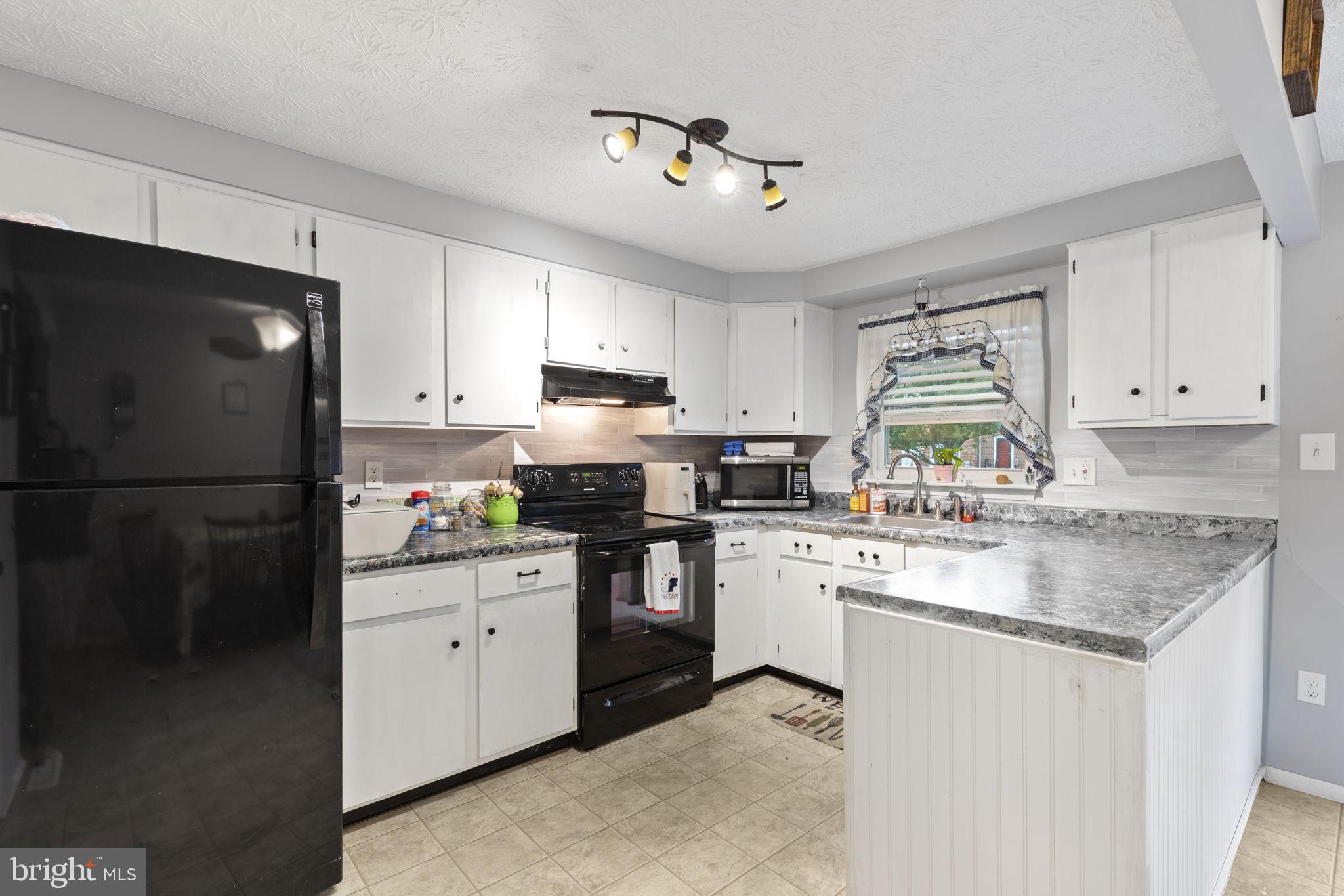 927 Redfield Road Bel Air, MD 21014 - Photo 4 of 19 Gallery Image 4