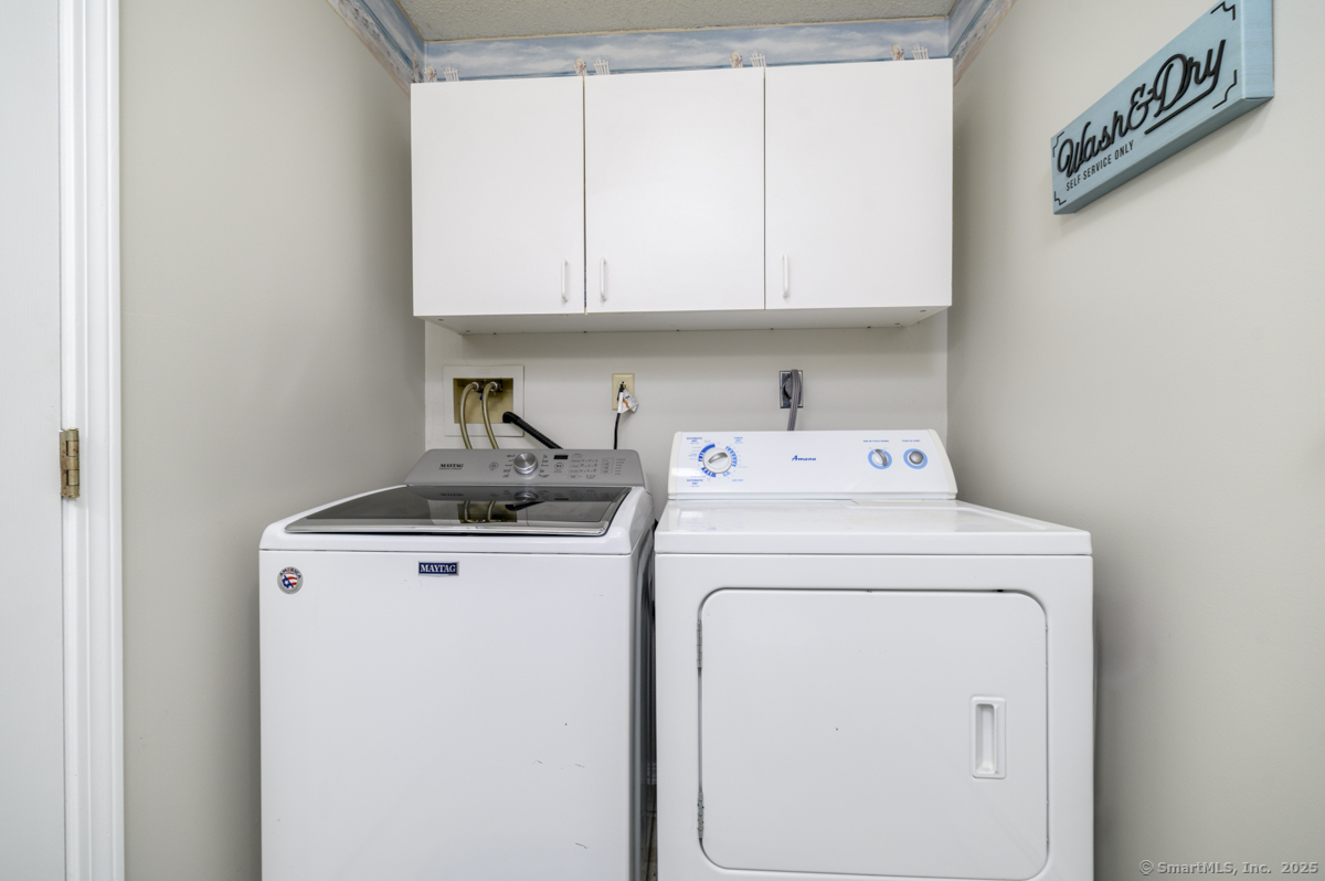 10 Hoinski Way Ansonia, CT 06401 - Photo 26 of 30 a utility room with dryer and washer