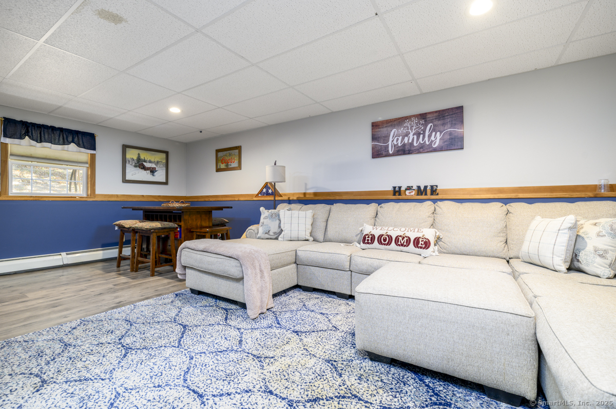 10 Hoinski Way Ansonia, CT 06401 - Photo 9 of 30 a living room with furniture and a couch