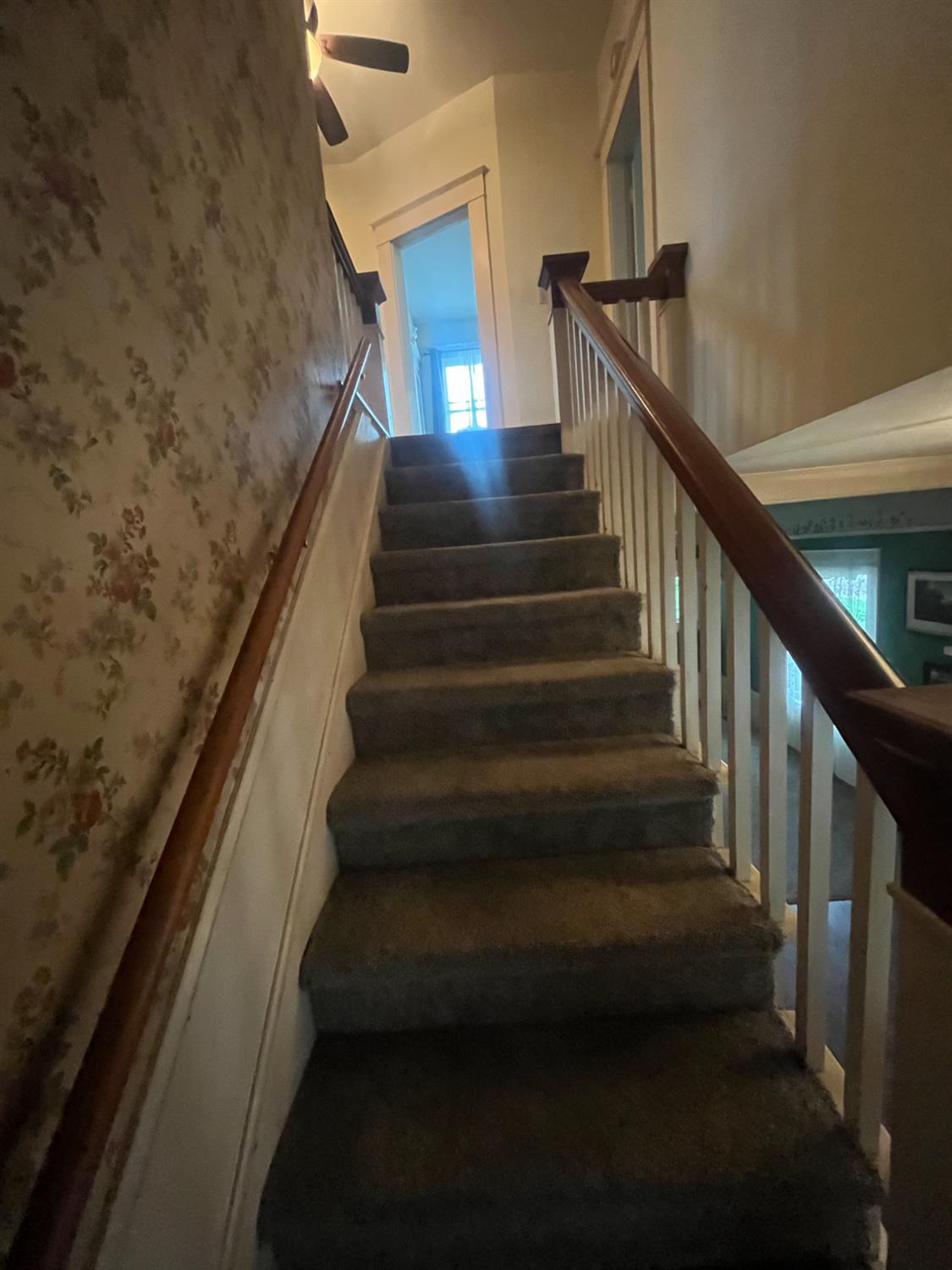 471 South Reed Avenue Reedley, CA 93654 - Photo 27 of 54 a view of entryway