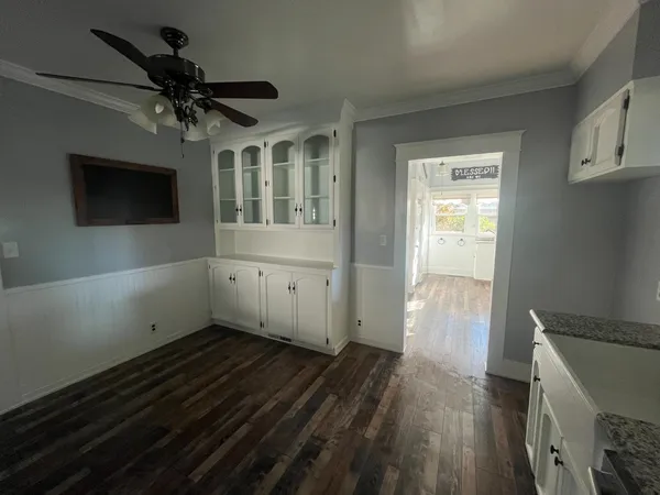 a view of utility room