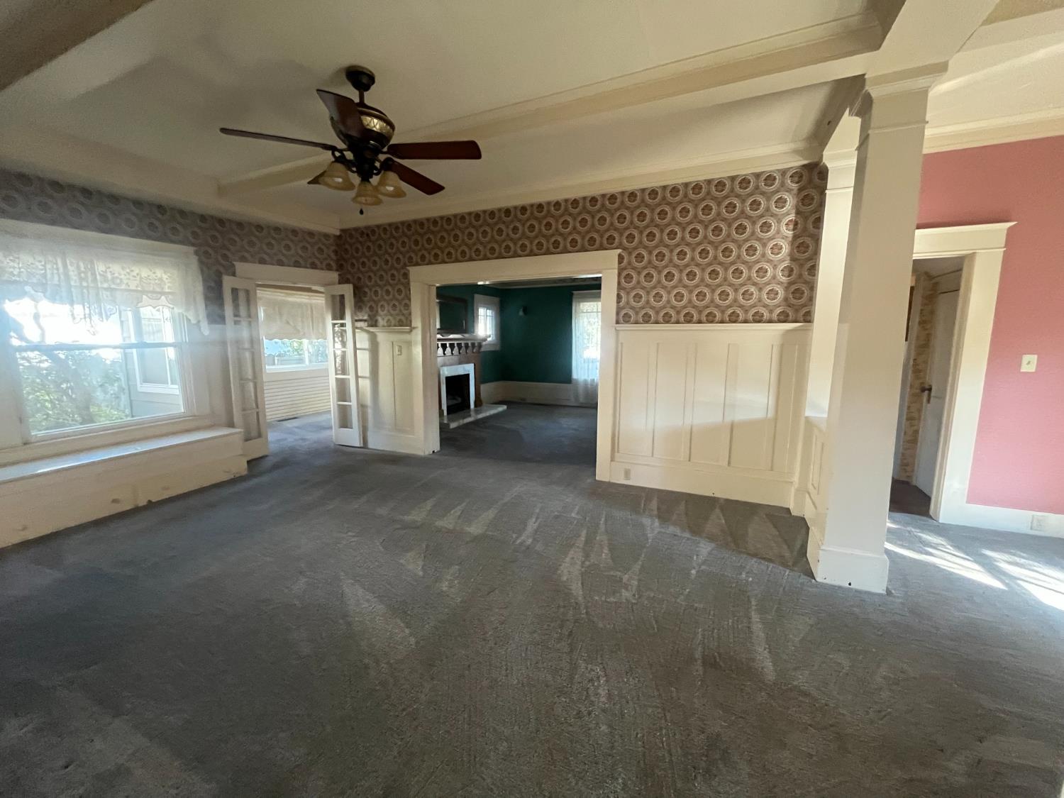 471 South Reed Avenue Reedley, CA 93654 - Photo 4 of 54