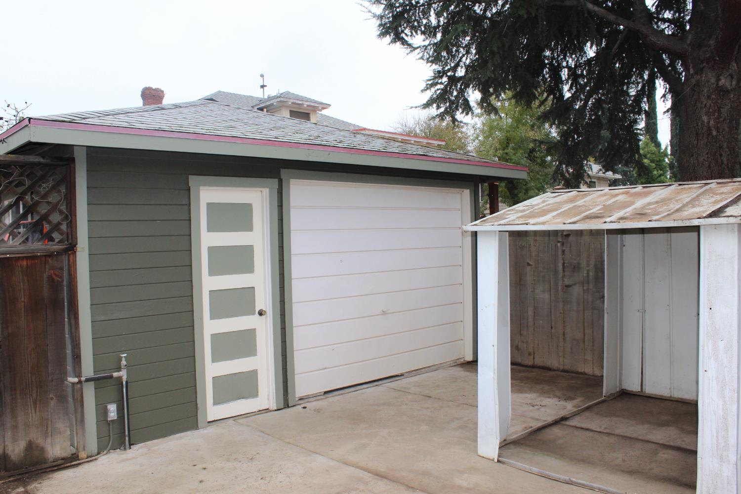 471 South Reed Avenue Reedley, CA 93654 - Photo 47 of 54 a view of outdoor space and front view of a house