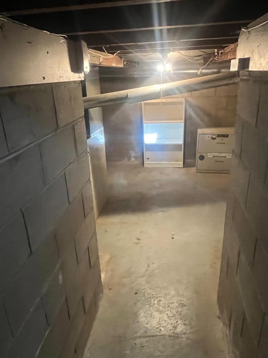 471 South Reed Avenue Reedley, CA 93654 - Photo 53 of 54 a view of utility room