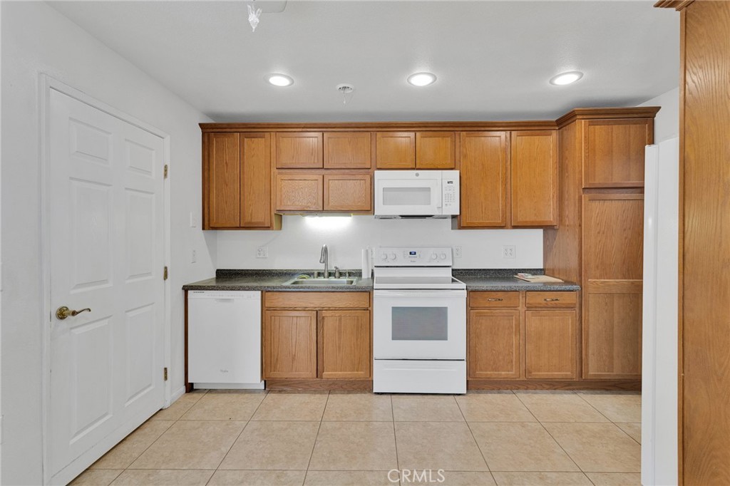 10328 El Centro Road Oak Hills, CA 92344 - Photo 35 of 43