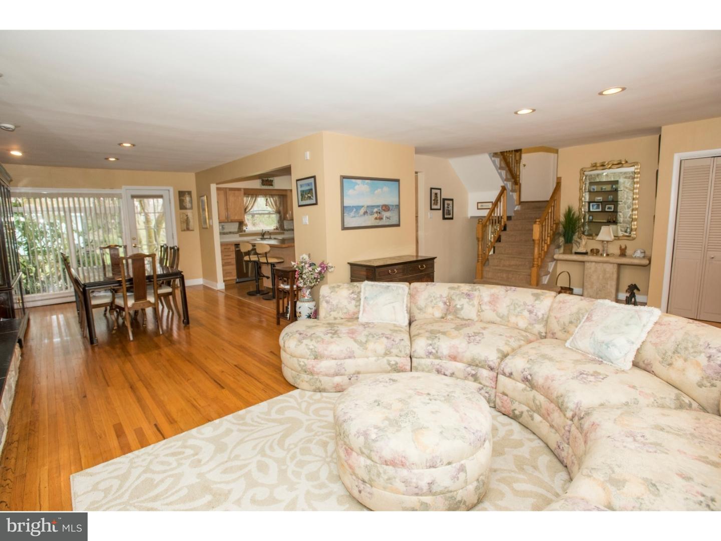 43 Durand Road Huntingdon Valley, PA 19006 - Photo 4 of 25