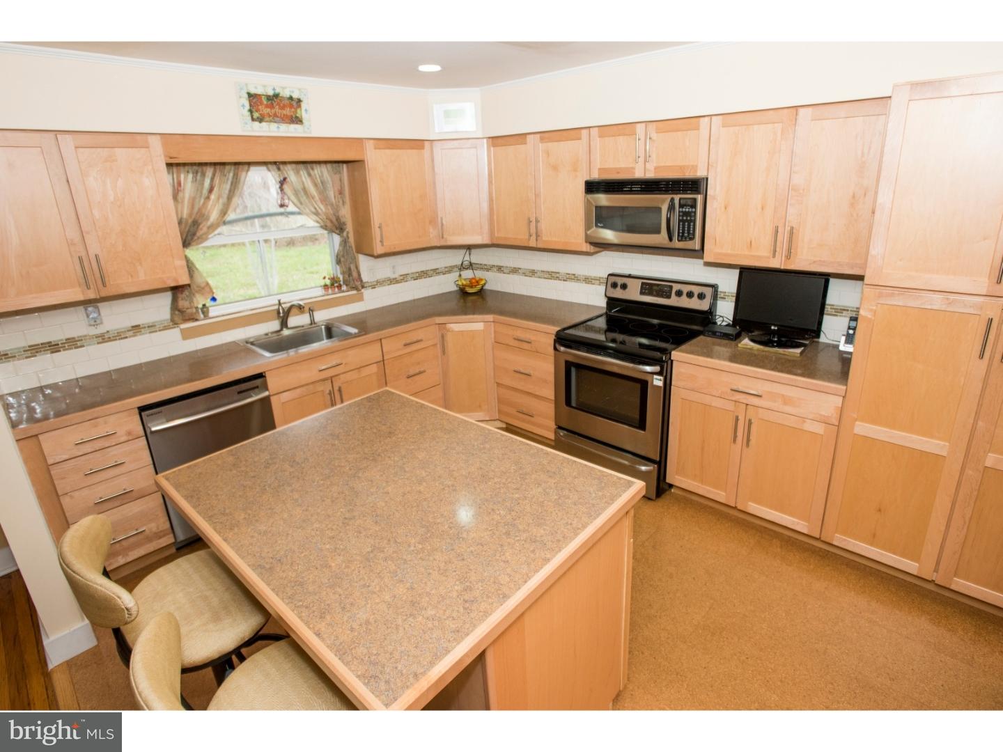 43 Durand Road Huntingdon Valley, PA 19006 - Photo 7 of 25