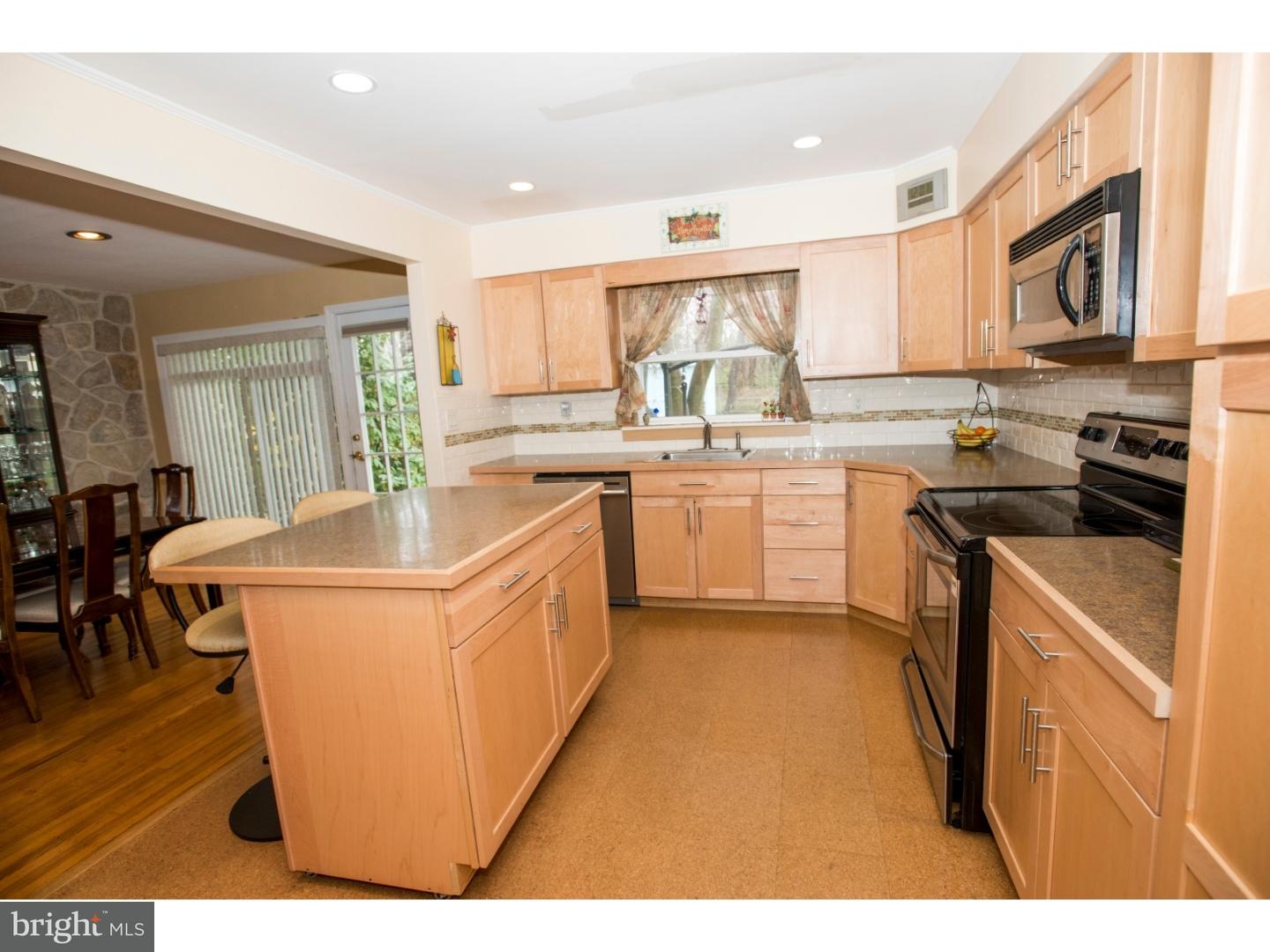 43 Durand Road Huntingdon Valley, PA 19006 - Photo 8 of 25